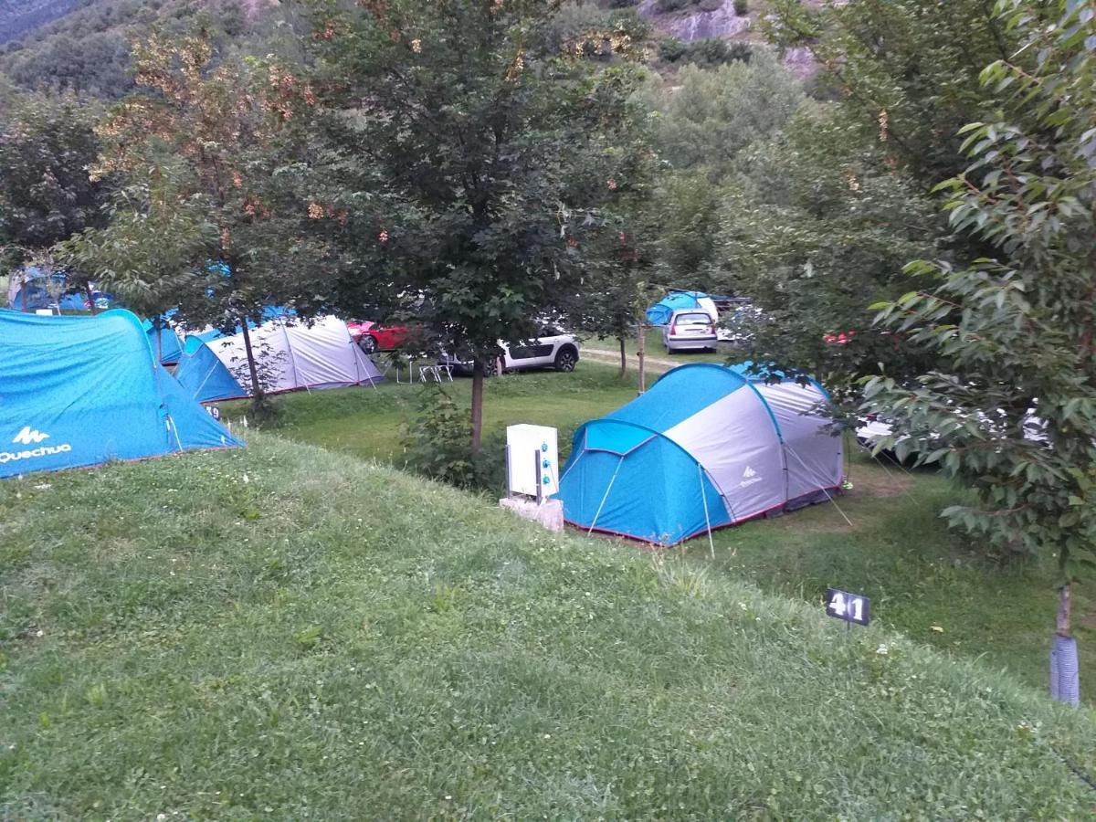 Camping Riu Gelat Hotel Espot Ngoại thất bức ảnh