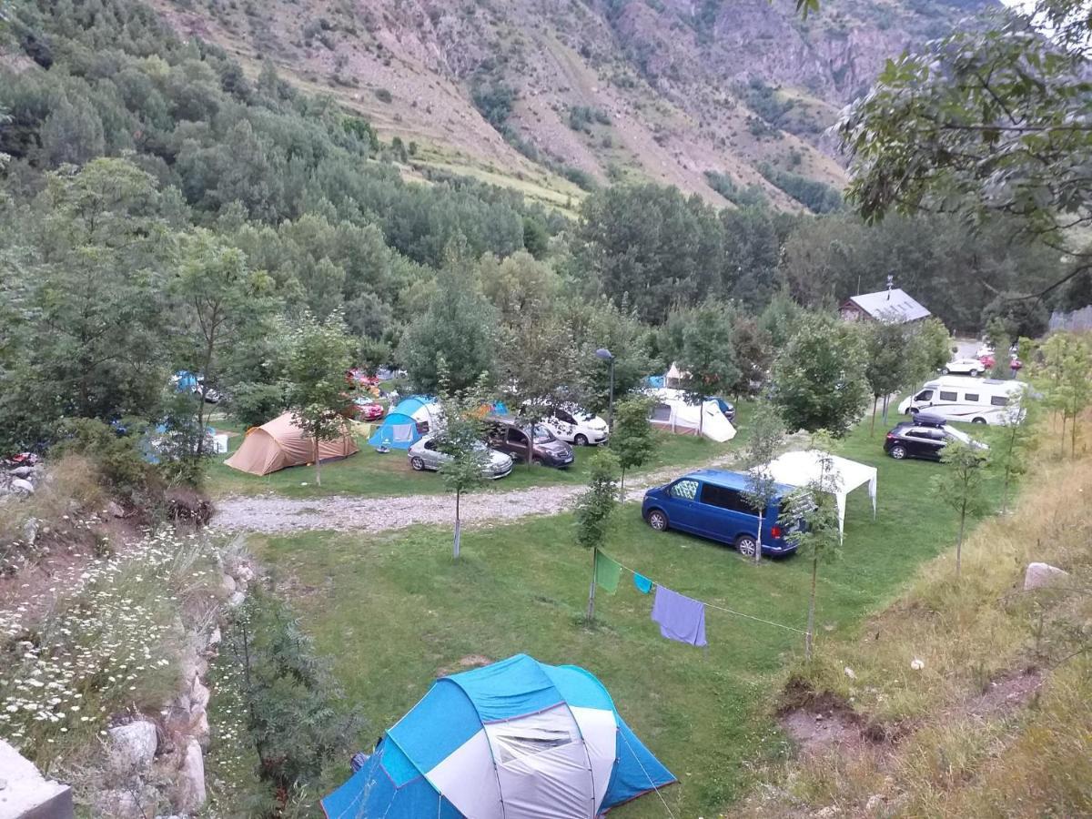 Camping Riu Gelat Hotel Espot Ngoại thất bức ảnh