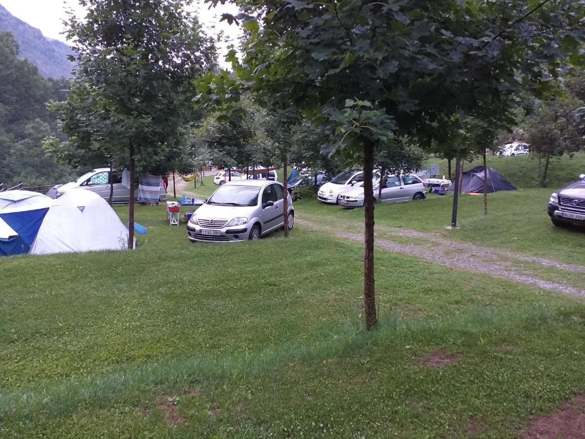 Camping Riu Gelat Hotel Espot Ngoại thất bức ảnh